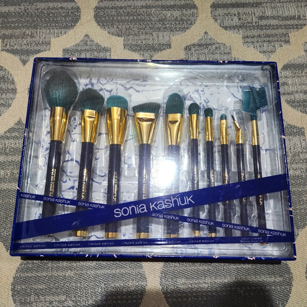 NEW Sonia Kashuk Limited Edition Color Crazed 10-Piece Brush Set